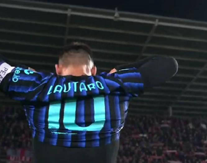 การแข่งขันชิงแชมป์เซเรียอาแทบจะตัดสินแล้ว: อินเตอร์มีคะแนนนำอย่างท่วมท้น ขณะที่ทีมอันดับสี่และม้ามืดกำลังต่อสู้เพื่อชิงตำแหน่งในยุโรป_แชมเปียนส์ลีก_นาโปลี_โรม่า