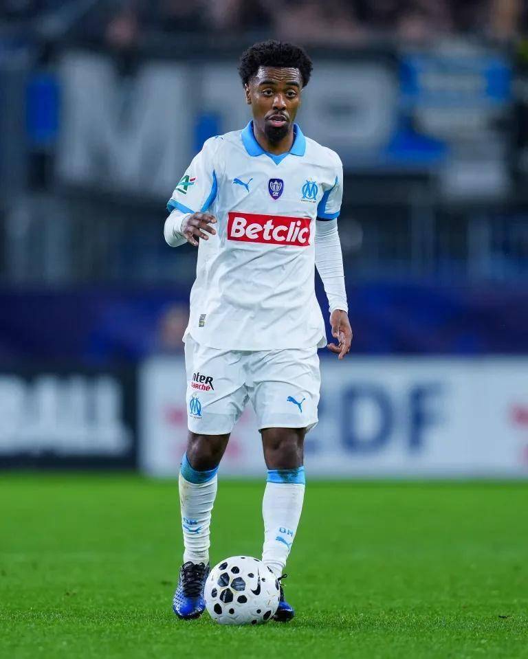 Ángel Gómez ย้ายร่วมทีม Wolves ด้วยสัญญายืมตัว: อดีตดาวรุ่งของแมนเชสเตอร์ ยูไนเต็ด เดินทางสู่การไถ่โทษ มิดฟิลด์ของมาร์กเซย ฤดูกาลนี้