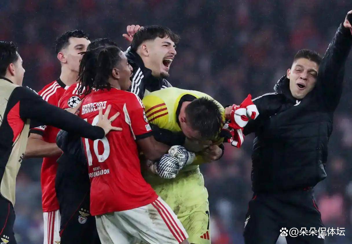 ผู้รักษาประตูทำประตูชัยด้วยการโหม่งในนาทีที่ 96! การแก้แค้นทางแท็คติกของมูรินโญ่ส่งเรอัล มาดริดสู่ห้วงลึกของรอบเพลย์ออฟแชมเปียนส์ลีก การแข่งขัน: เบนฟิก้า พบ อินเตอร์ มิลาน