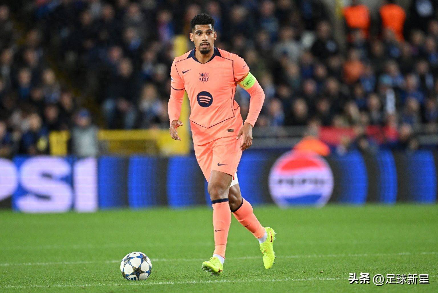 ท็อตแนม ฮ็อตสเปอร์ ยื่นข้อเสนอ 35 ล้านยูโรเพื่อคว้าตัว อาราอูโจ กองหลังบาร์เซโลนา จุดชนวนความวุ่นวายภายในคัมป์นู เซ็นเตอร์แบ็คฟอร์มดีจากพรีเมียร์ลีก