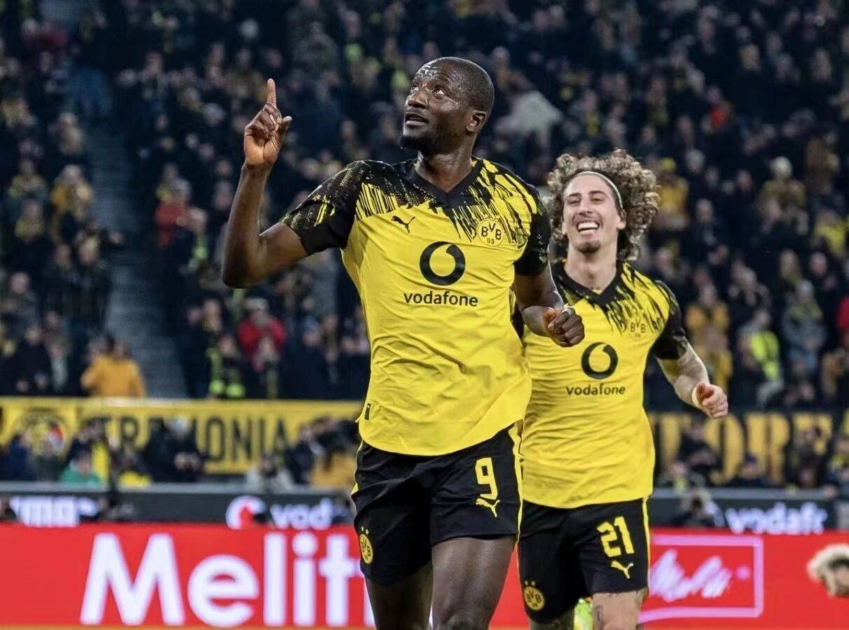 ศึกชิงแชมป์บุนเดสลีกาปะทุขึ้นอีกครั้งเมื่อดอร์ทมุนด์ไล่จี้บาเยิร์น มิวนิค ฮอฟเฟ่นไฮม์ พบ ไฮเดนไฮม์