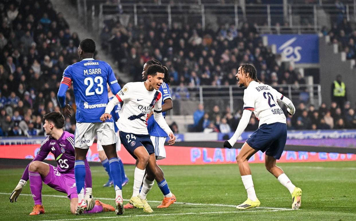 ตารางคะแนนล่าสุดลีกเอิงเผย: ปารีส แซงต์-แชร์กแมง นำเป็นจ่าฝูง, ลียงไล่จี้ติดท็อปสาม, นีซเสมอทำให้ยังอยู่ในเส้นทางลุ้น _แมตช์_ลีก_ผู้เล่น