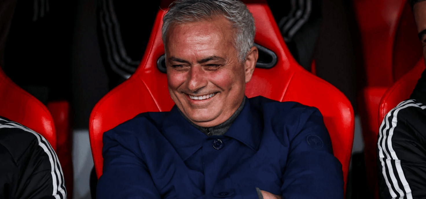 เรอัล มาดริด กลับมาแล้ว! ยอดโค้ชผู้วางกลยุทธ์ มูรินโญ พร้อมนำทีมเผชิญหน้ากับเบนฟิก้าในศึกยูฟ่า แชมเปียนส์ลีก_มูรินโญ_รอบ_นักเตะ