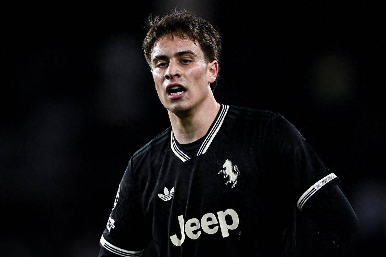 ยูเวนตุสเสนอเงินเดือน 6 ล้านยูโรต่อปี พร้อมสัญญา 5 ปี ตั้งเป้าต่อสัญญากับอิลดิซโดยเร็วที่สุด 12 ประตู 9 แอสซิสต์_ผู้เล่น_กองหน้า_ยุโรป