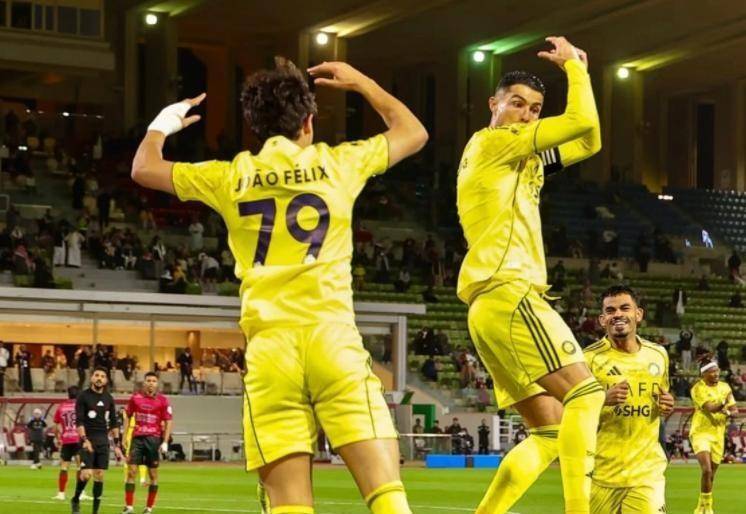 ค่ำคืนแห่งความบ้าคลั่งของฟุตบอล! ชนะด้วยการดวลจุดโทษ 3 ครั้ง ทีมรองบ่อนเอาชนะปารีส, โรนัลโด้วัย 41 ปีทำประตูที่ 961 เข้าใกล้หลักพัน_ลาซิโอ_ริยาด_แมตช์