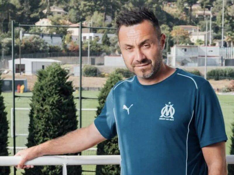 ประกาศอย่างเป็นทางการ! ผู้จัดการทีมลีกเอิงถูกปลดออกจากตำแหน่ง โดยมีแมนเชสเตอร์ ยูไนเต็ด, แมนเชสเตอร์ ซิตี้ และท็อตแน่ม ฮ็อตสเปอร์ เป็นจุดหมายปลายทางที่เป็นไปได้_เด เซอร์บี_มาร์กเซย_แชมเปียนส์ลีก