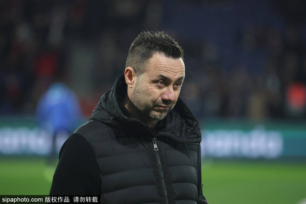 มาร์กเซยประกาศอย่างเป็นทางการถึงการปลดผู้จัดการทีม เด เซอร์บี ออกจากตำแหน่ง ปารีสและเรอัล มาดริดร่วมมือกันเพื่อโค่นเขาหรือไม่? โรแบร์โต้ หัวหน้าโค้ชสโมสรฟุตบอล