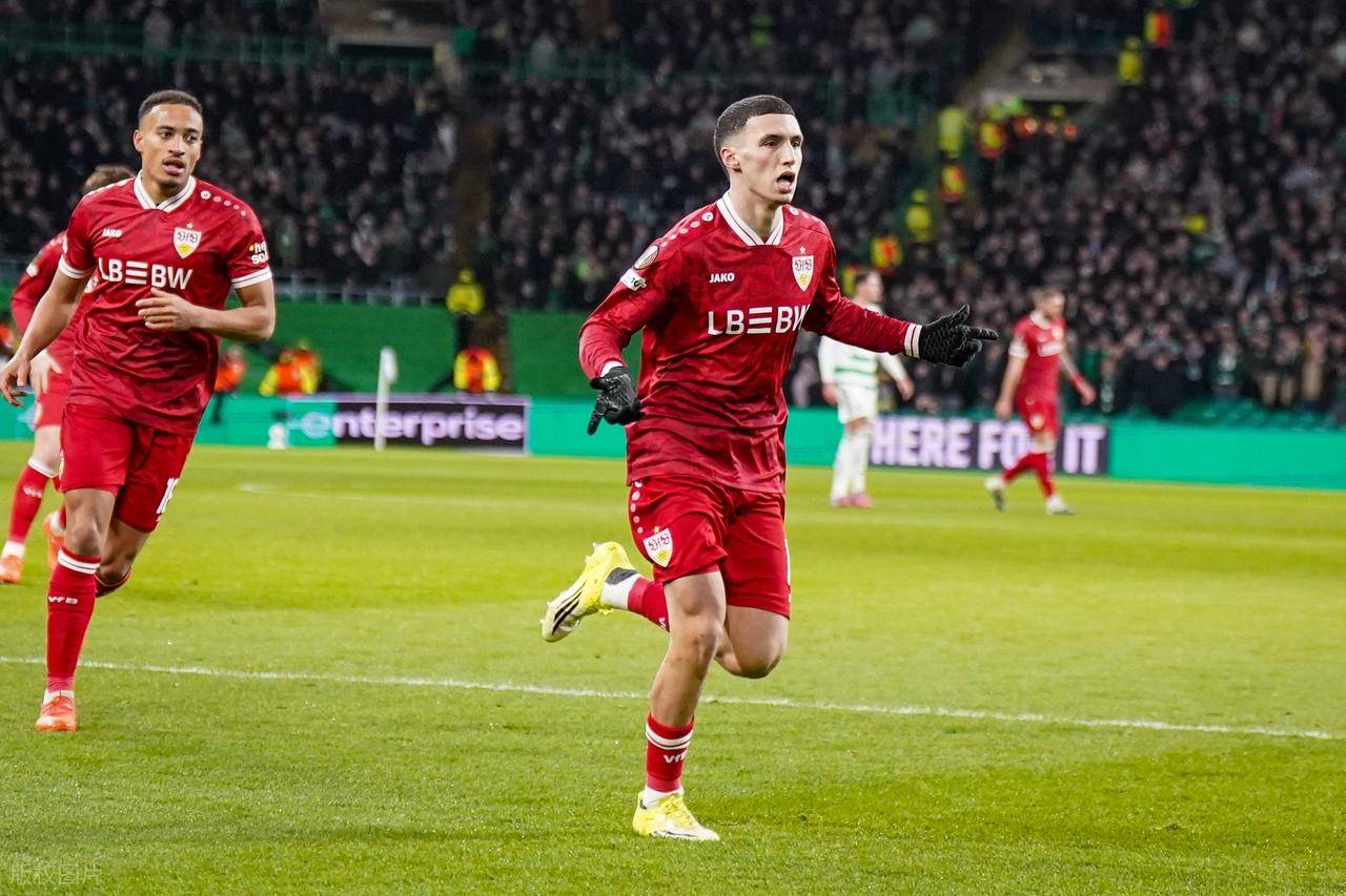 ยูโรป้าลีก รอบเพลย์ออฟ นัดที่ 4-1: ทีมอันดับสี่ของบุนเดสลีกาถล่มแชมป์เก่าขึ้นนำ_สตุ๊ตการ์ท_เซลติก_อันดับตาราง