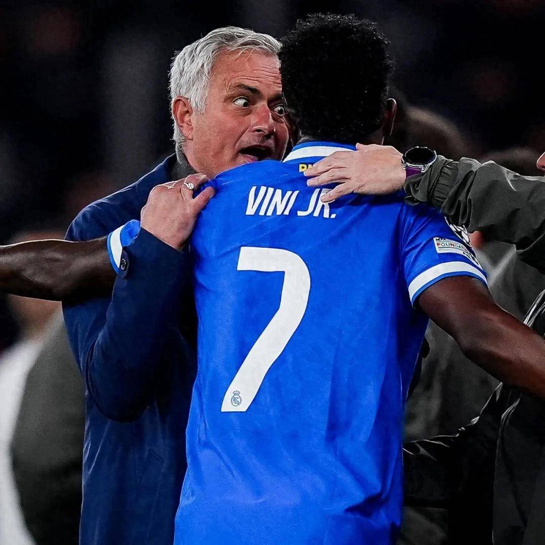 มูรินโญ่: ต้องมีบางอย่างผิดปกติแน่ถ้าวินิซิอุสเป็นคนเดียวที่สร้างปัญหาอยู่เสมอ! บาร์เซโลน่าเตรียมเจรจากับแมนเชสเตอร์ ยูไนเต็ด เกี่ยวกับแรชฟอร์ด_นักเตะ_มาร์กเซย_แอตเลติโก มาดริด