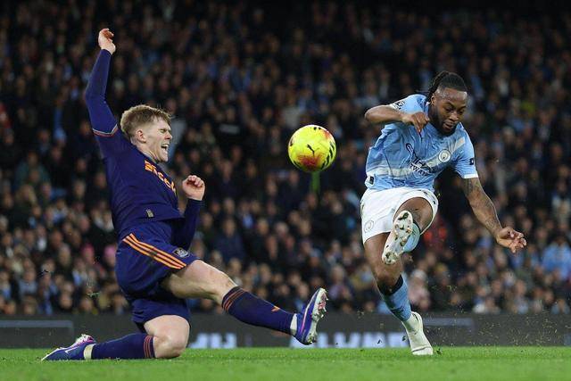 การแข่งขันชิงแชมป์พรีเมียร์ลีกเปิดฉากใหม่เมื่อแมนเชสเตอร์ซิตีและอาร์เซนอลสามารถคว้าแชมป์ได้ด้วยสถิติที่สมบูรณ์แบบ _มุมมองของนักข่าว_ ท็อตแนมฮอตสเปอร์การแข่งขันยูฟ่าแชมเปียนส์ลีก