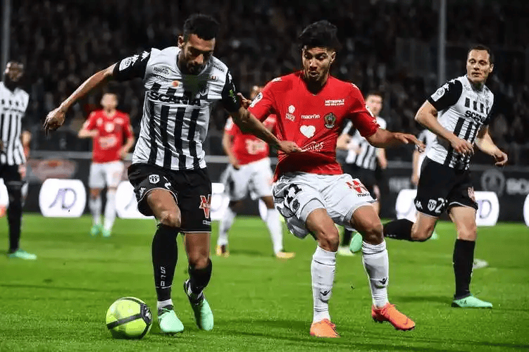 บุนเดสลีกา ศึกชิงตำแหน่งการ์ดยุโรป! ปีศาจของไฟรบูร์กพบกับคู่แข่งของเขาที่บ้าน รูปแบบที่เหลือของเลเวอร์คูเซ่น + วิกฤตสมรรถภาพทางกายเป็นเรื่องยากที่จะทำลายถังเหล็ก?_ นวม