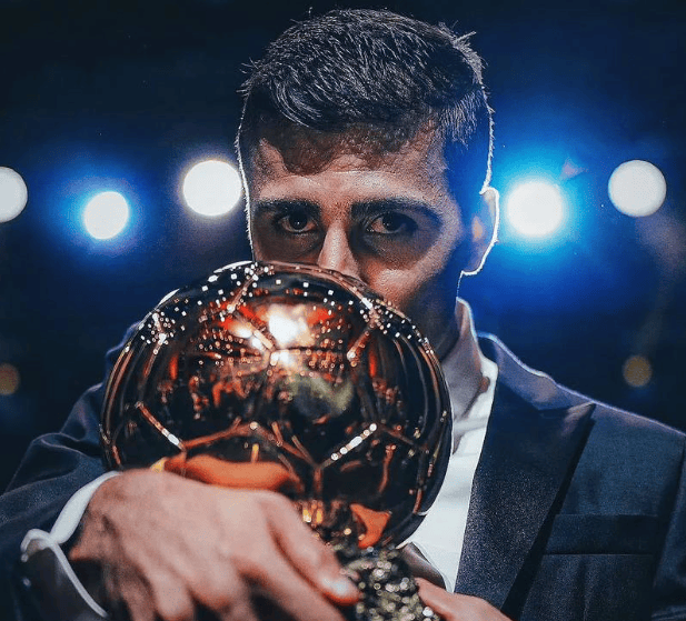 ขุดลูกทอง ซูเปอร์สตาร์ อย่างแรง! เรอัล มาดริด เปิดรับเป้าหมายฤดูร้อน! นักข่าวเผด็จการ ปล่อยข่าว แมนเชสเตอร์ ซิตี้ รักษา IT_RODRI_MADRINA_ROMANO ไม่ได้