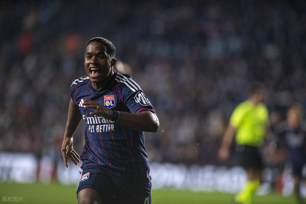 1-1 เมื่ออายุ 19 ปี เรอัล มาดริด วัย 19 ปี เช่าพระผู้ช่วยให้รอด เสมอที่สี่ในลีกเอิง 1 ดึงโรงไฟฟ้าลาลีกา และถือความคิดริเริ่มที่จะก้าวหน้า_celta_lyon_home