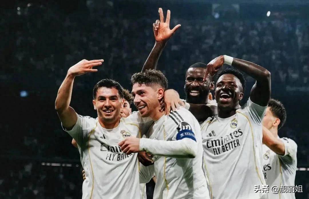 เรื่อง The Champions League God Plot: เรอัล มาดริด กวาด แมนเชสเตอร์ ซิตี้ มิดฟิลด์ตัวใหญ่ใส่หมวก กวาร์ดิโอล่า ไม่อยากเชื่อเลย_match_valverde_curtova