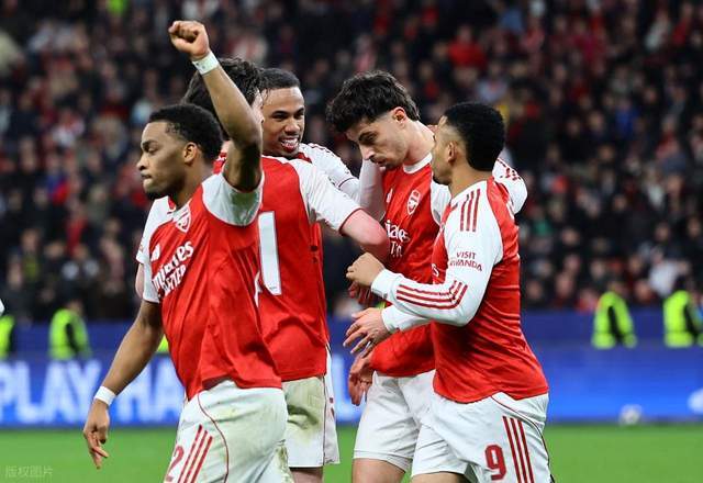 สงครามยุโรปและยุโรปของพรีเมียร์ลีกดึงเป้า มีเพียง Vera เท่านั้นที่ช่วยชีวิตสนาม! เงินจำนวนมหาศาลที่ทรุดโทรมคือทั้งหมดที่เกี่ยวกับภัยพิบัติที่มนุษย์สร้างขึ้น_UEFA Champions League_European United_Manchester United