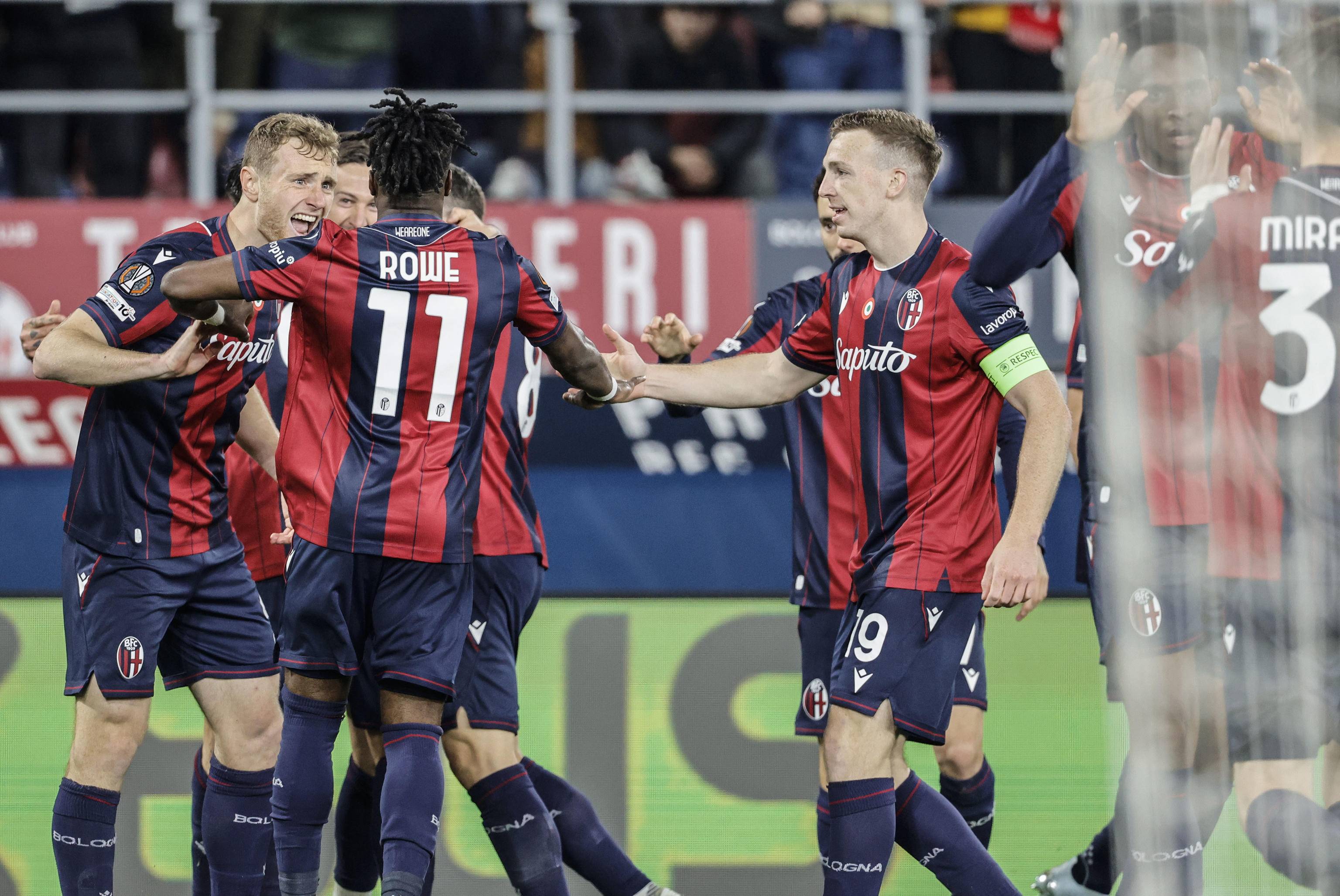 (บรรทัดที่สองต่างประเทศ) ฟุตบอล - ยูโรปาลีก: โรมดึงโบโลญญา_อูซิน_ สำนักข่าวซินหัว_การแข่งขัน