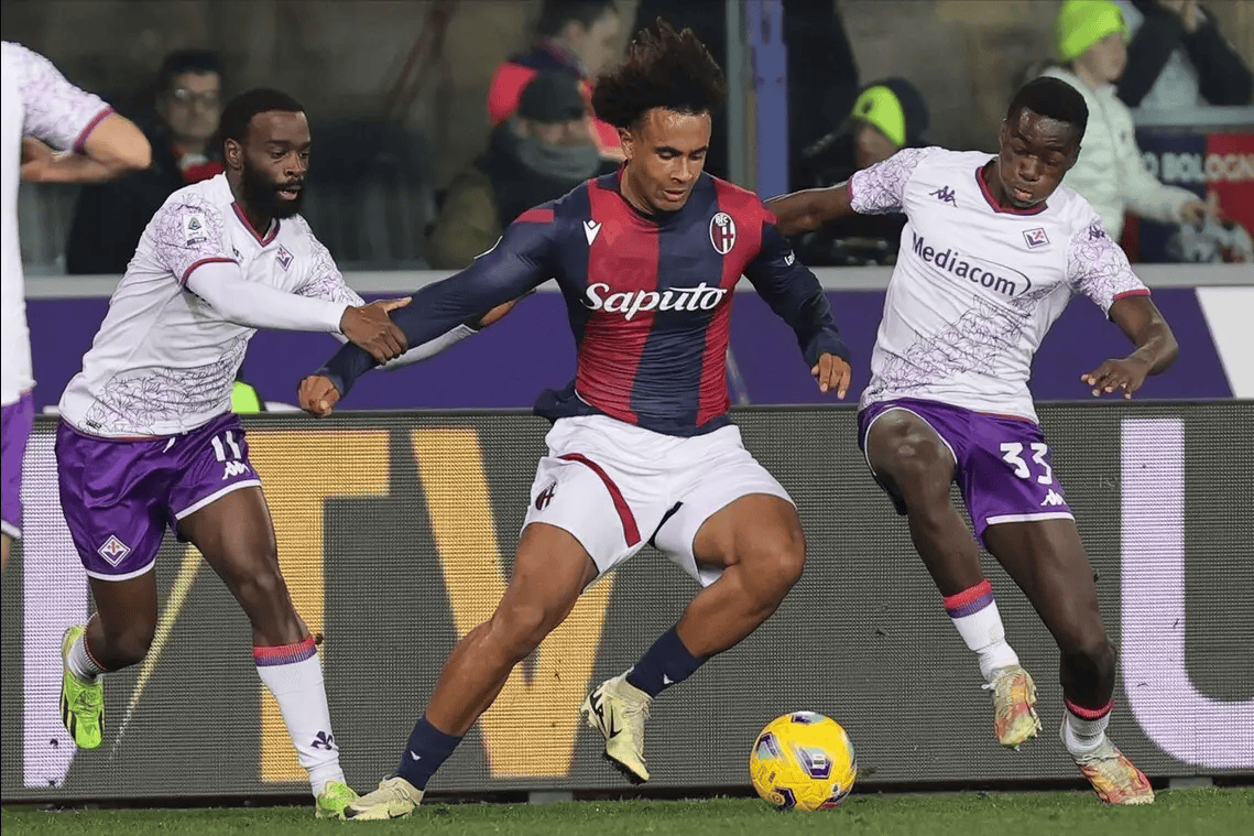 วันพุธที่ 009 แชมเปี้ยนส์ลีก: ท็อตแน่ม ฮ็อตสเปอร์ vs แอตเลติโก มาดริด สเตเดี้ยม สตอร์ม vs เยือน บุกไปเยือน แชมเปี้ยนส์ ลีก น็อคเอาท์ ศึก _ รุกและแนวรับ