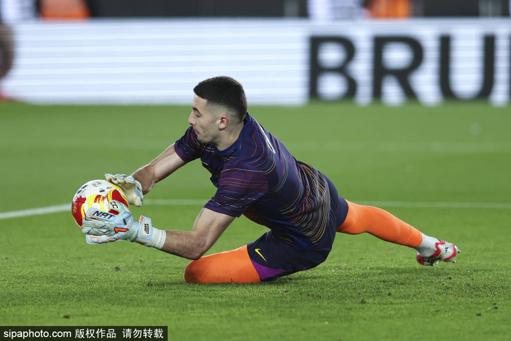 ช็อก! การ์เซียผู้รักษาประตูบาร์เซโลน่าได้รับบาดเจ็บสาหัสอาจขาดจากการต่อสู้ที่สำคัญหลาย ๆ ครั้งความฝันของทีมชาติก็ถูกเงาเช่นกัน?_ บาดเจ็บ_แข่งขัน_snie