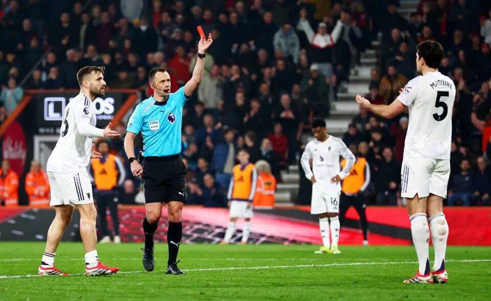 แมนฯ ยูไนเต็ด ถูกตัดสินผิด 2-2 ยังคงรับประกันสามอันดับแรก! แมกไกวร์ตกใจ คาร์ริคต้องปรับปรุงแนวรับหากเขาหัน เขาต้องปรับปรุง Defense_bournemouth_uefa แชมเปี้ยนส์ลีก