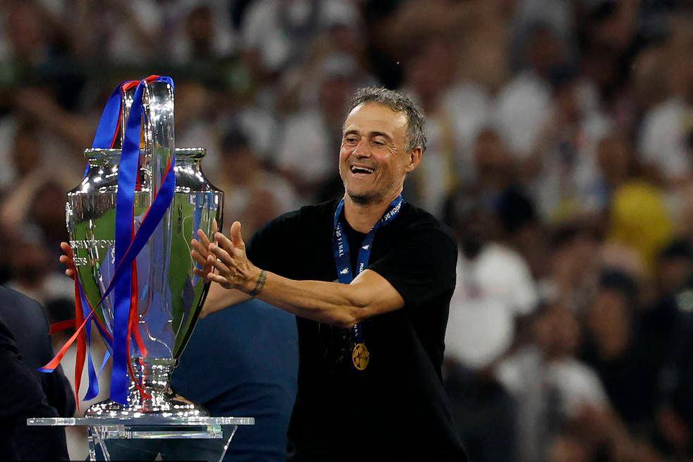 เอ็นริเก้ช่วยชีวิตสนาม? การเปลี่ยนแปลงของ Bury กลยุทธ์โค้ชชื่อดังของ Chelsea จะหยุดฝันร้ายของ Streak ได้หรือไม่?_ rosinir_saint germain_chapter