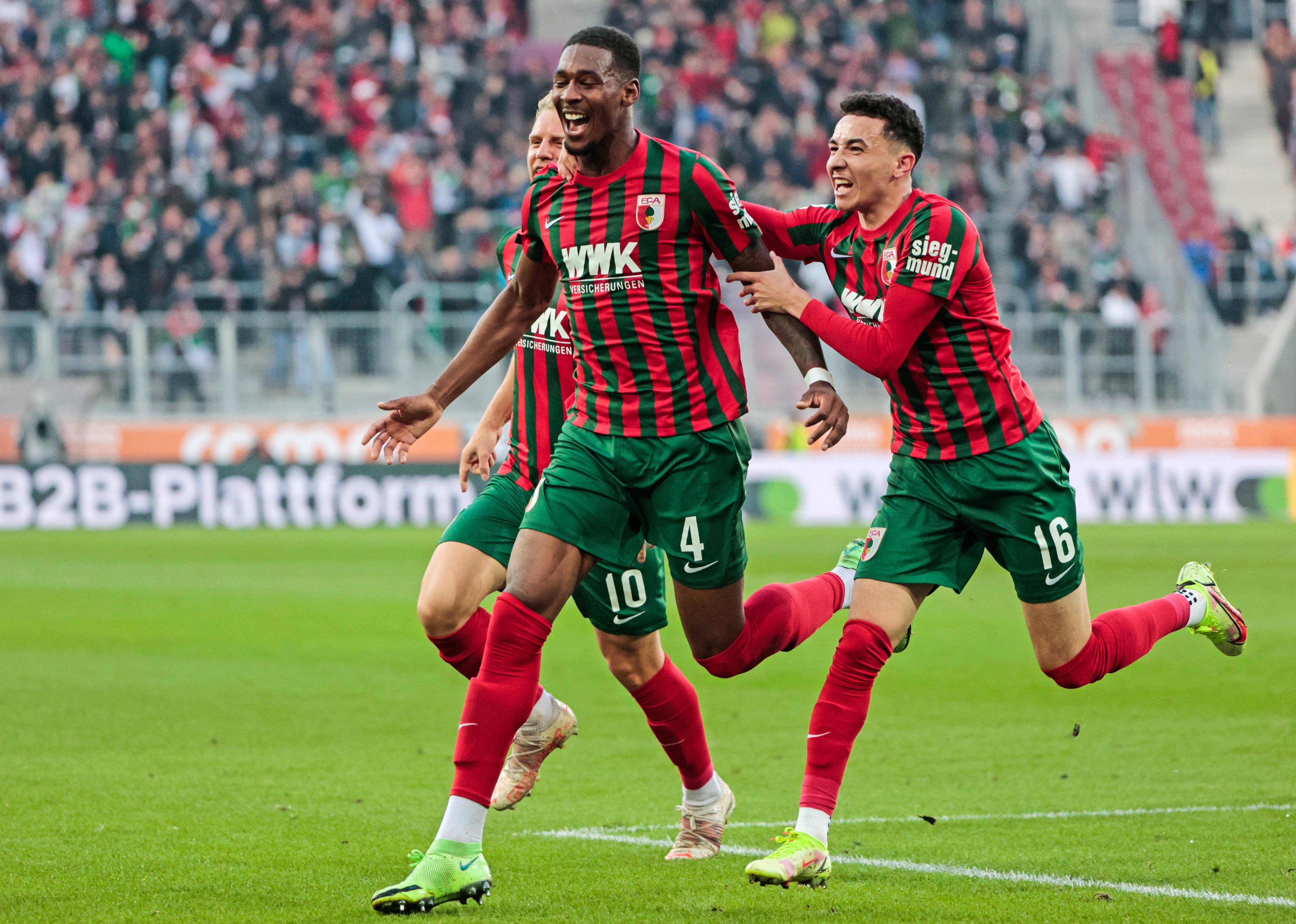 วันอาทิตย์ที่ 025 บุนเดสลีกา โอกาส: เอาก์สบวร์ก vs สตุ๊ตการ์ท_แทคติก_สกอร์_ถัง สีน้ำตาล