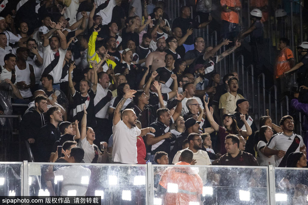 ตำนานของคาฟูบราซิลนั้นน่าทึ่งมาก: เนย์มาร์ยิ่งใหญ่กว่าเมสซี่และฟุตบอลทำให้เกิดความโกลาหล! _ พิพาท_เวิลด์คัพ_แฟน