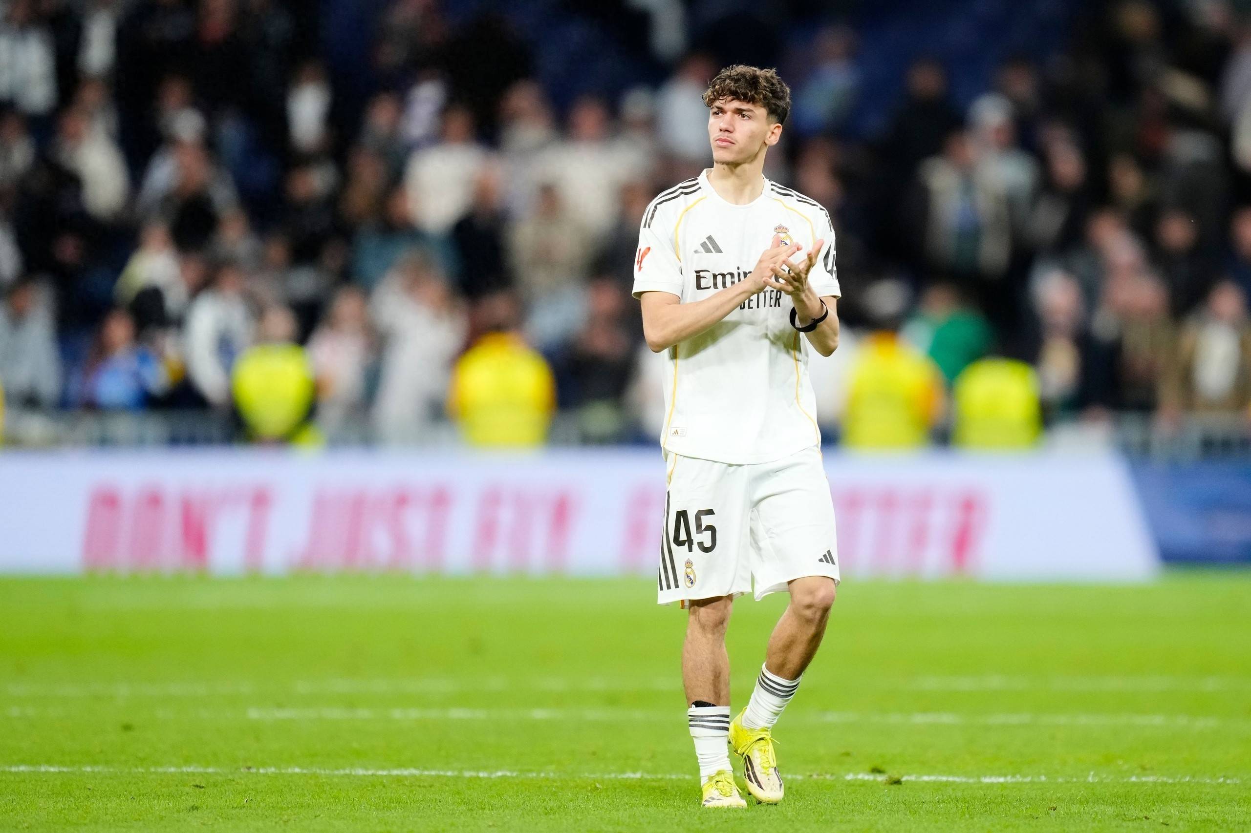 เมื่ออายุได้ 18 ปี ทีมแรกของเรอัล มาดริด ถูกล็อค! ในอีก 3 เดือน การกลับมาของ Bellingham ไม่สามารถบีบเขาได้เมื่อเขากลับมา_petachi_chapter