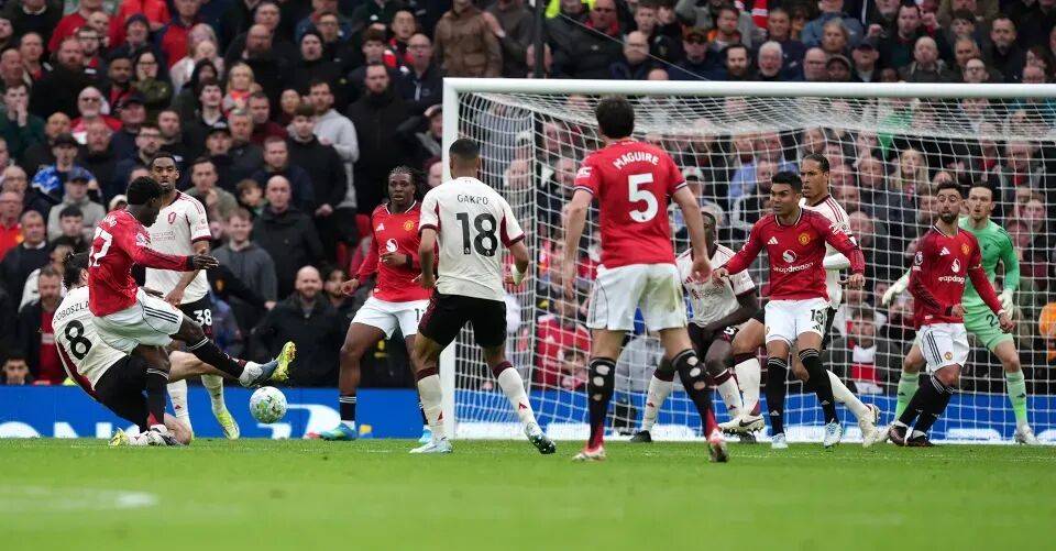 แมนฯ ยูไนเต็ด 3-2 ดับเบิ้ล ลิเวอร์พูล กลับสู่แชมเปี้ยนส์ลีก! คาร์ริคแพ้ชัยชนะในสถานการณ์ที่สิ้นหวัง และยังมีคำถามสุดท้ายในการพลิกกลับของเขา JQKNEWS