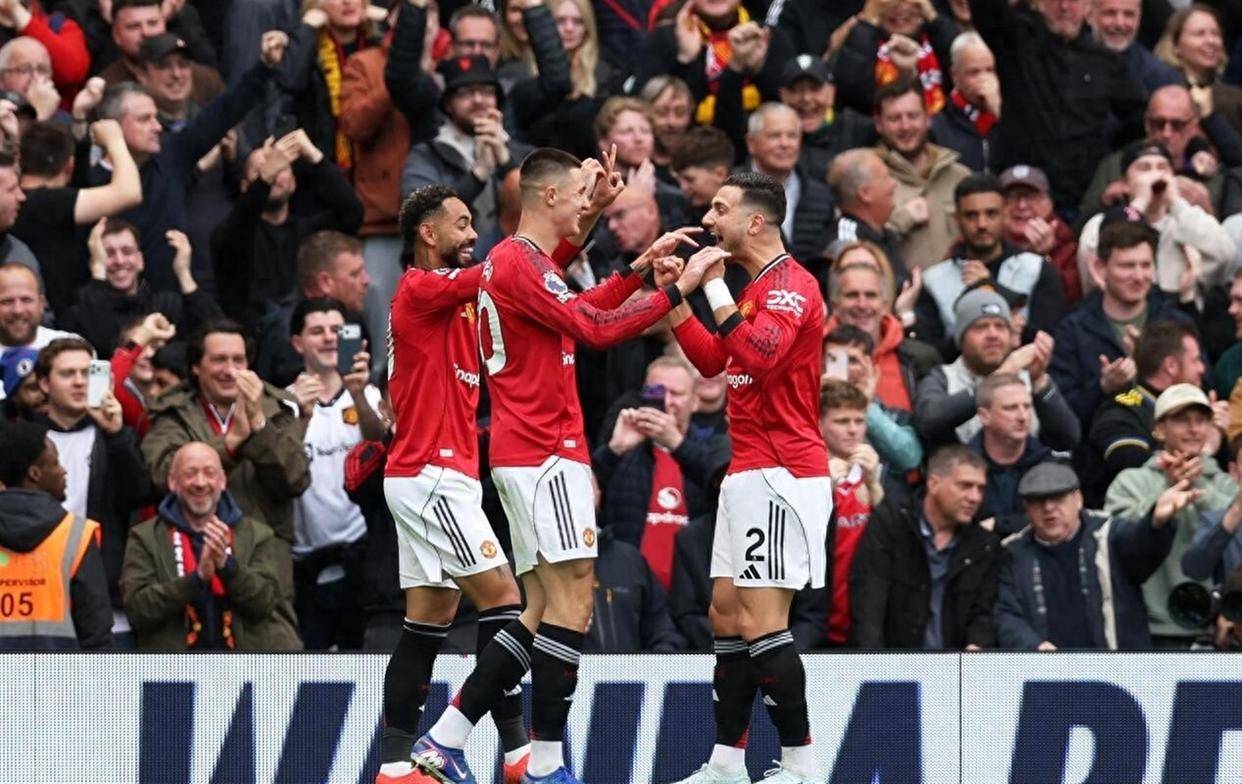พรีเมียร์ลีก คืนบ้า! แมนฯ ยูไนเต็ด 3-2 ทำลายลิเวอร์พูล ท็อตแน่ม 2-1 หนี แต้มถูกปล่อย_Villa_Bournemouth