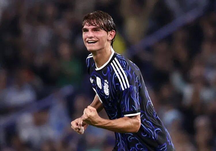 Zanetti พยายามช่วย Inter Milan PAS พ่อของผู้เล่นคือ Friend_Real Madrid_Euro_Restaurant เก่าของ Zanetti