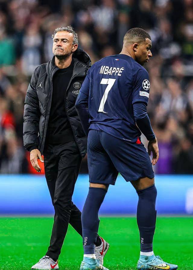ปารีสว่างเปล่ามาสองปีแล้วในรอบชิงชนะเลิศ Enrique Road ทำลายนิสัยมรณะ_tactical_system_1 ของ Mbappe