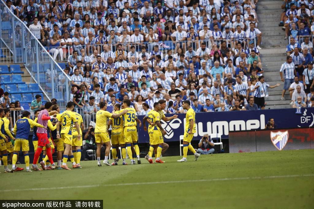 ใครเลื่อนชั้นเป็นลาลีกา การกลับมาและความสำคัญของ Racine Santander, Depotvo La Coruna และ Malaga